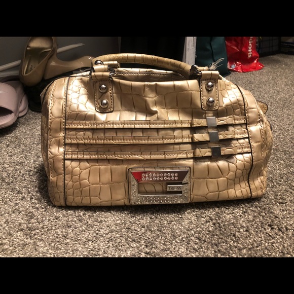 Guess purse - Picture 1 of 4